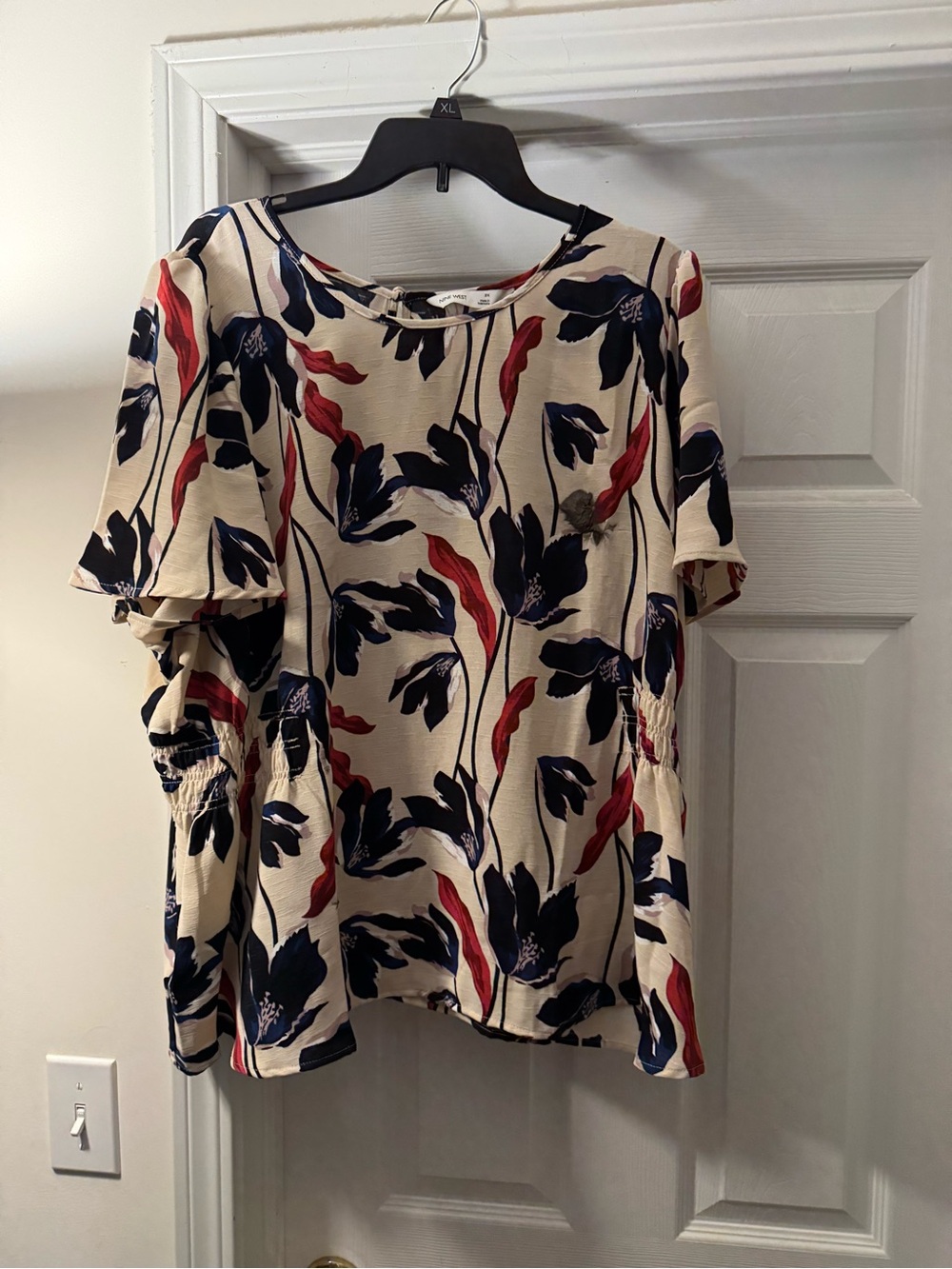 Nine West Cream Blouse with Navy & Red Floral Print NWOT